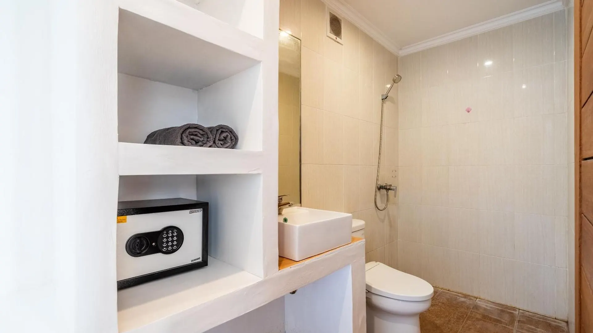 Lumturi House - Centrally Located Seminyak  Seminyak (Bali)