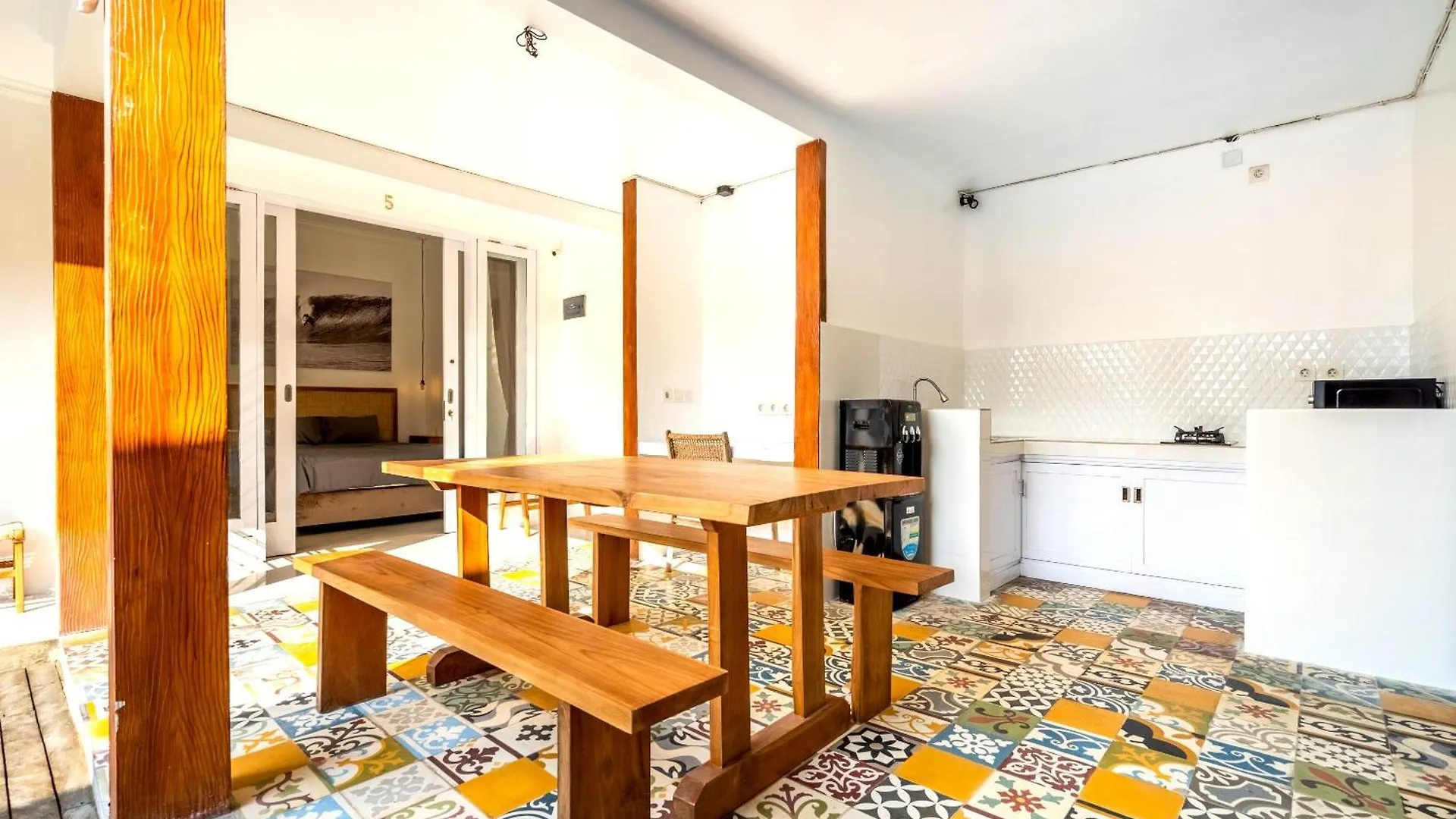 Lumturi House - Centrally Located Seminyak  Guest house