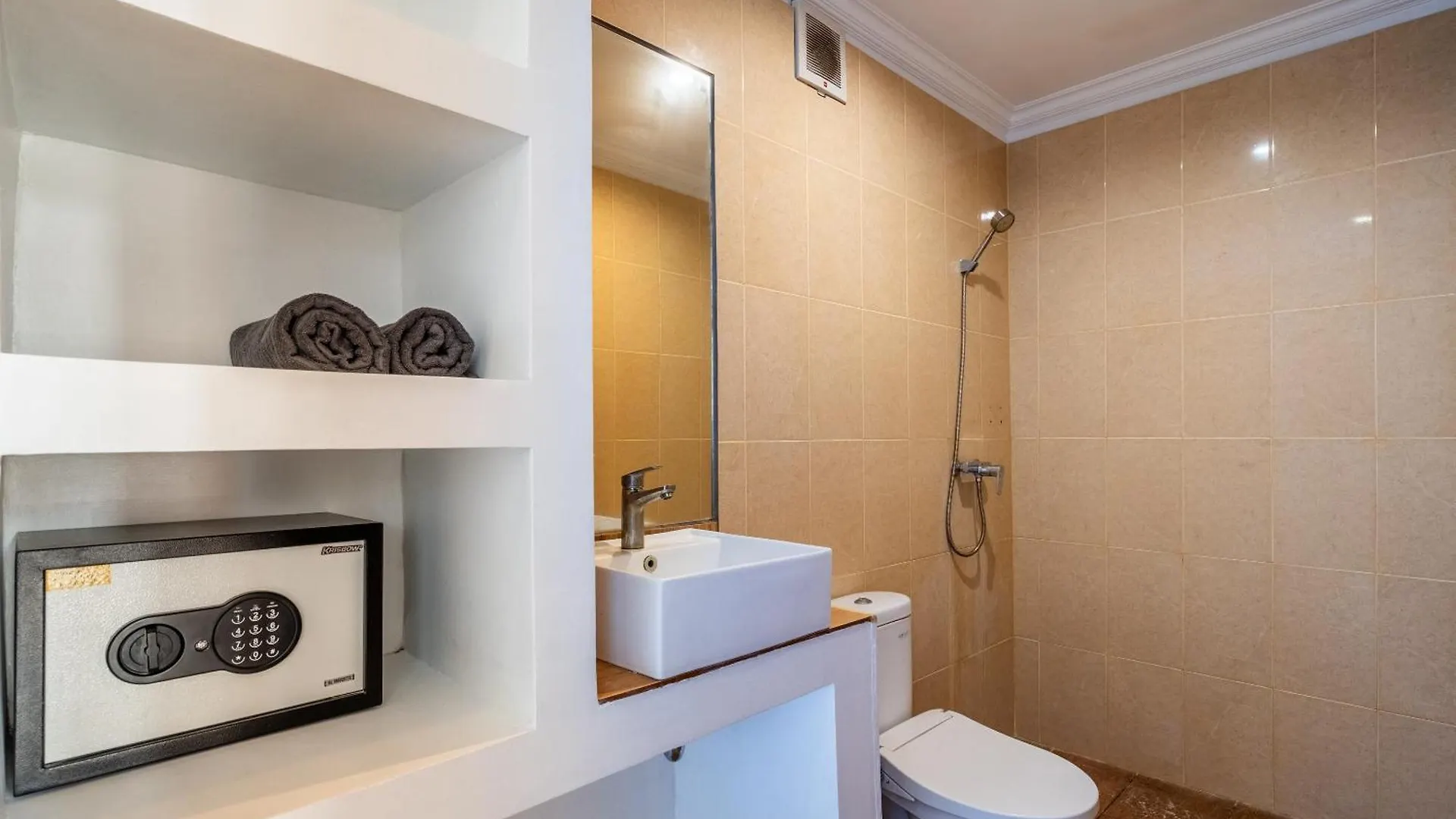 Lumturi House - Centrally Located Seminyak 0*,